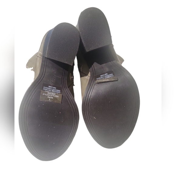 Express Grey Faux Leather Lace Up Heeled Boots Size 7 - Picture 8 of 8